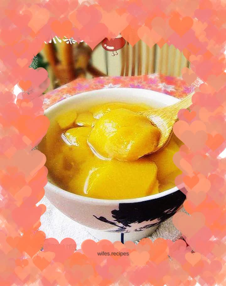 Yellow peach in sugar water