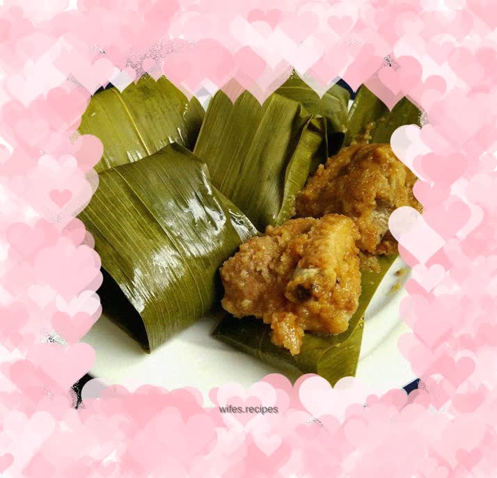 Steamed pork ribs with rice dumpling leaves