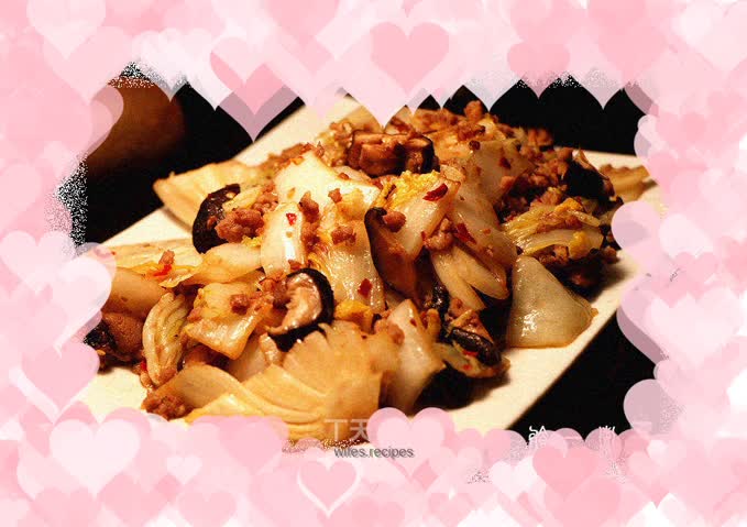 Stir-fried minced meat with pickled cabbage and mushrooms