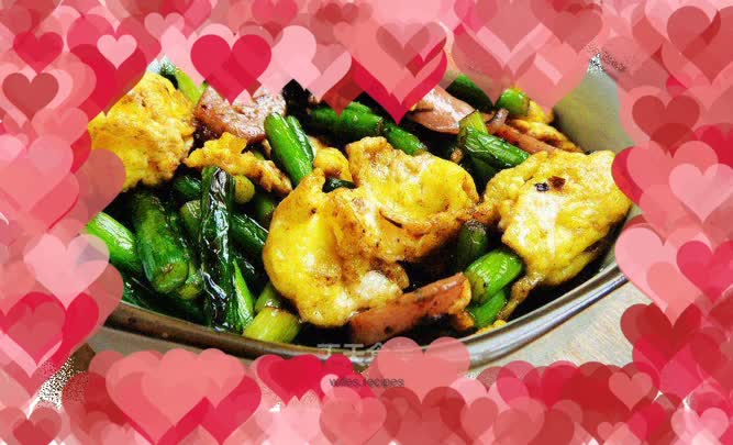 Scrambled eggs with black bean and garlic sprouts