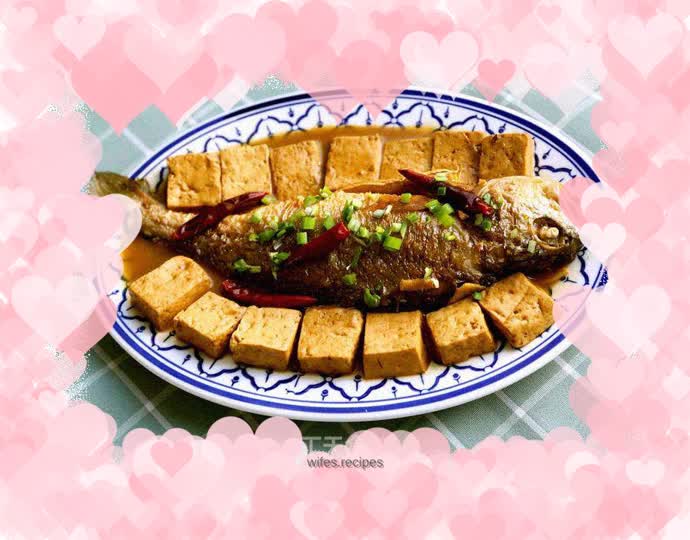Yellow croaker stewed with tofu