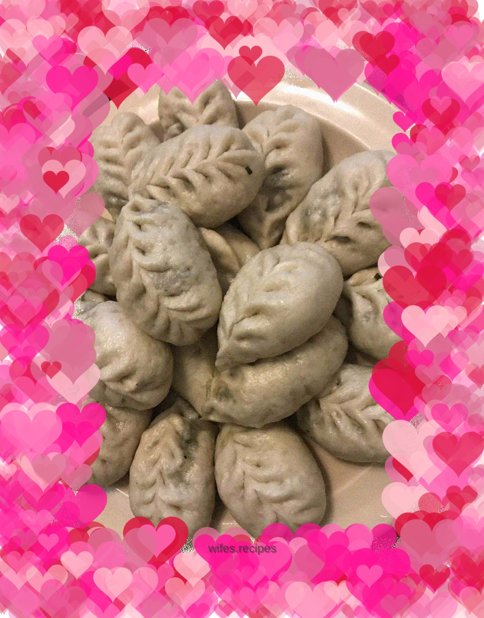 Chives, egg and wheat buns