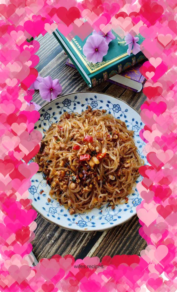 Ants climbing the tree