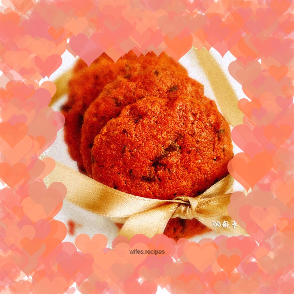 Red Velvet Chocolate Chip Cookies