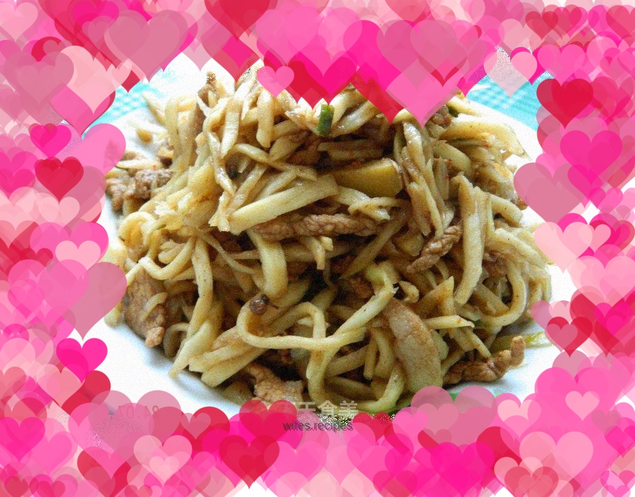 Stir-fried shredded pork with wild rice