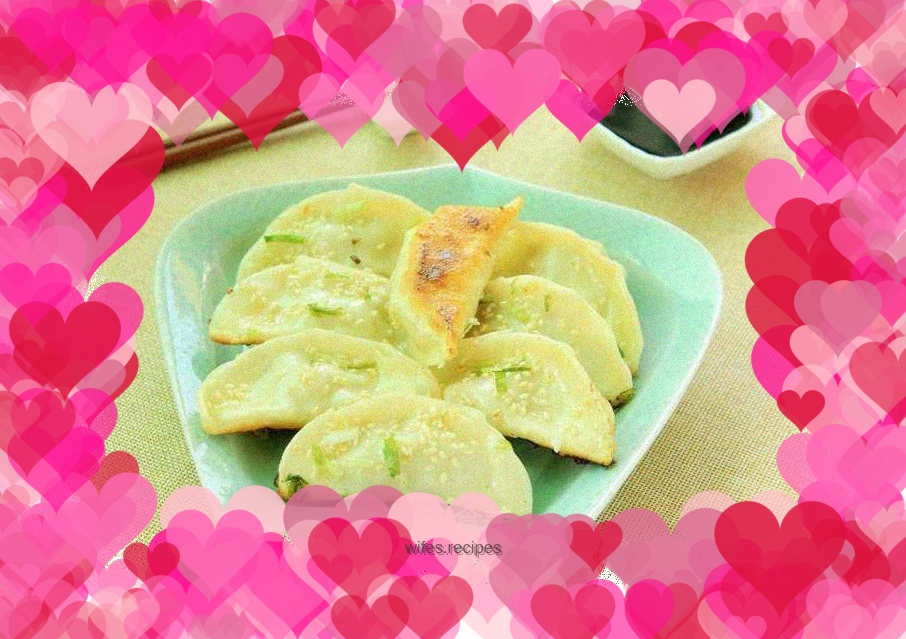 Pickled mustard and fresh meat pot stickers