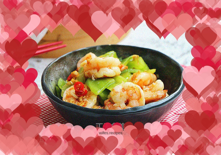 Green bamboo shoots mixed with shrimps