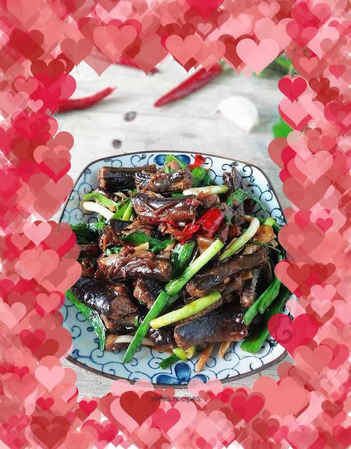 Stir-fried eel with green garlic