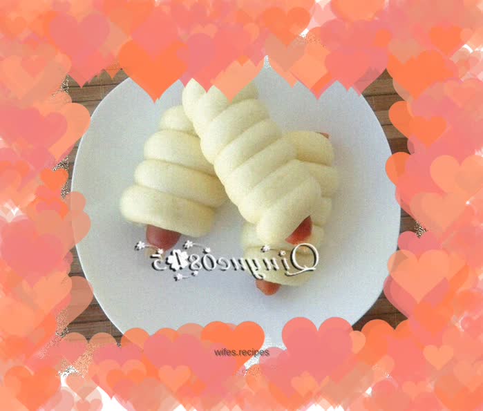 Grilled Sausage Steamed Buns