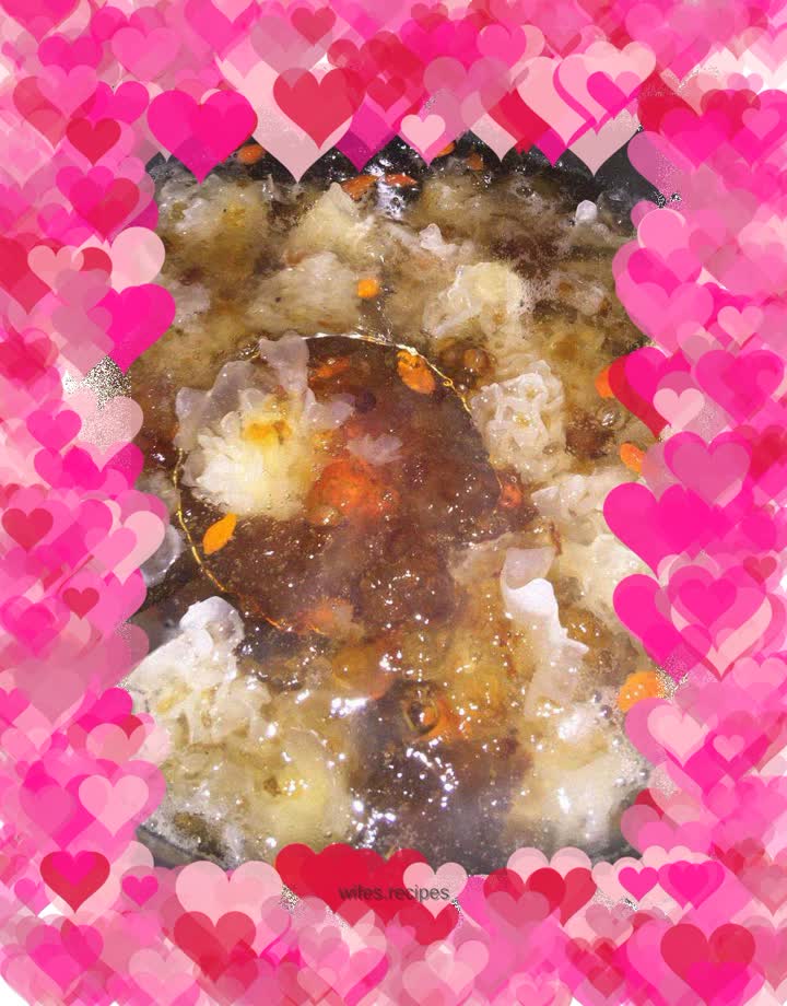 Peach Gum Snow Fungus Sugar Water