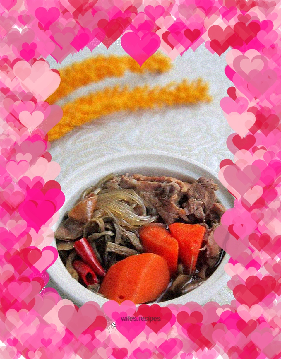 Braised beef ribs with dried cowpeas and carrots