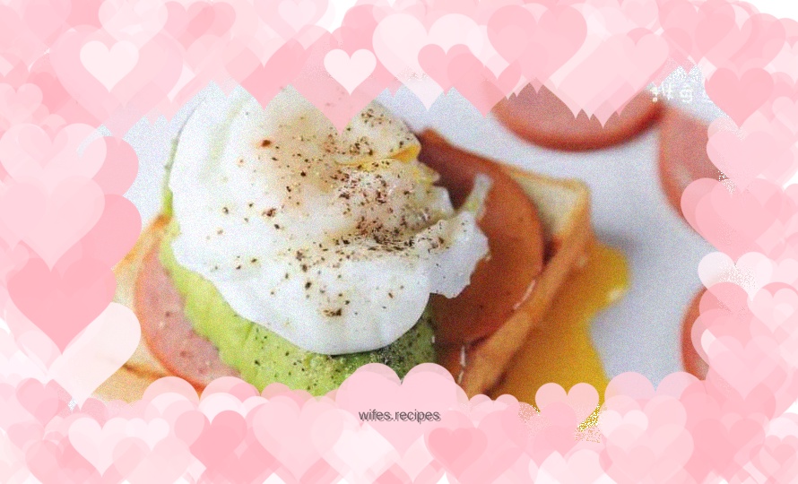Avocado, ham and runny eggs·Open toast
