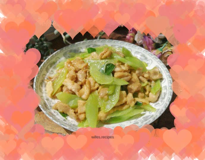 Stir-fried chicken with lettuce