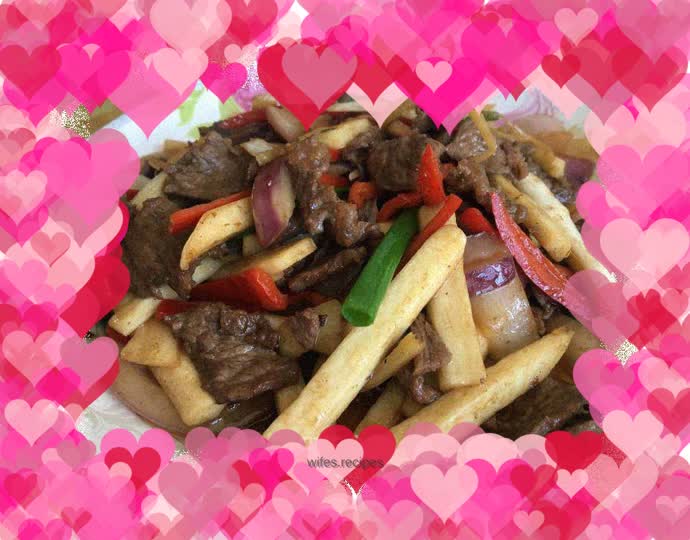 Stir-fried beef slices with onions and bamboo shoots