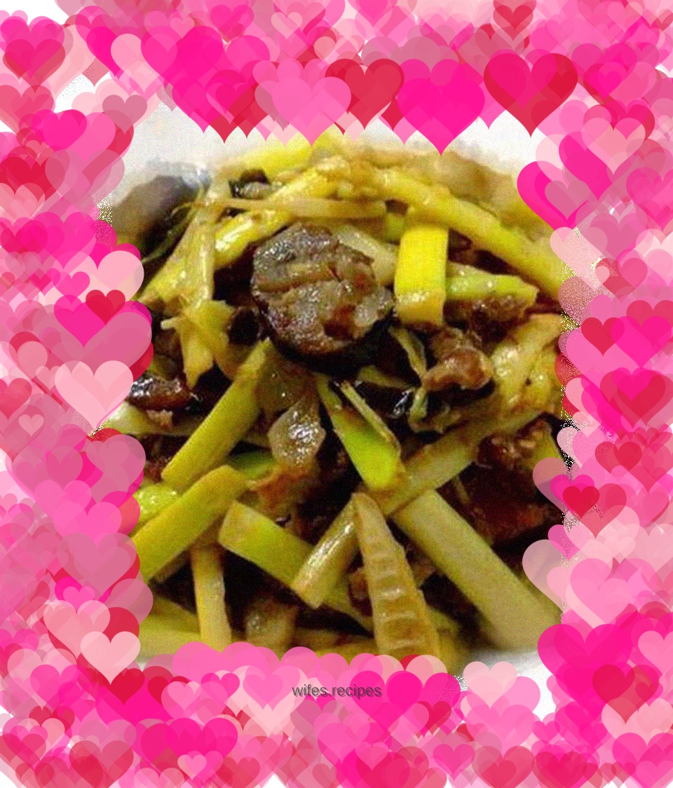 Stir-fried sausage and bamboo shoots with sesame oil