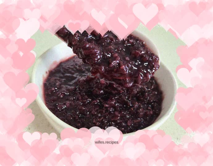 Lotus leaf black rice porridge