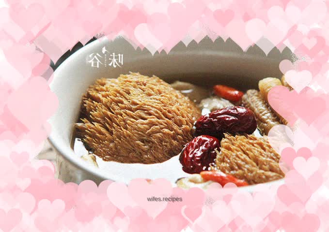 Hericium mushroom stewed in chicken soup (health preservation in autumn and winter)