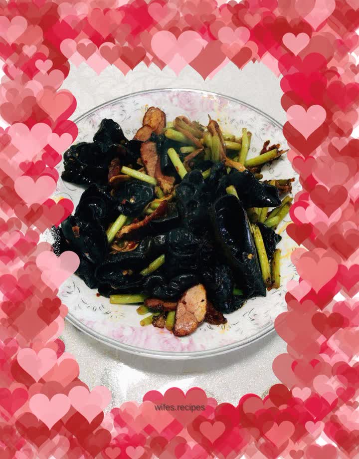 Laoganma bacon and garlic sprouts