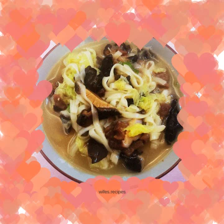 Hot noodle soup with shredded pork and cabbage