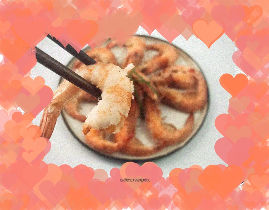 Salt-baked prawns made in cast iron pot