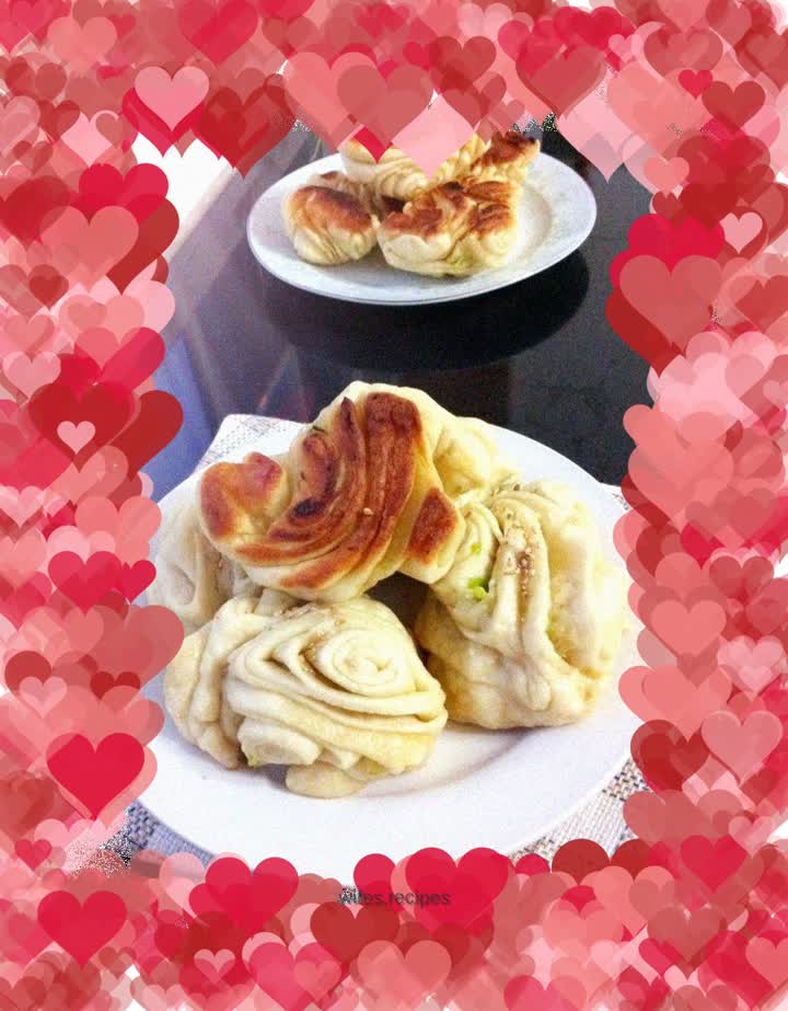 Crispy bottom flower roll