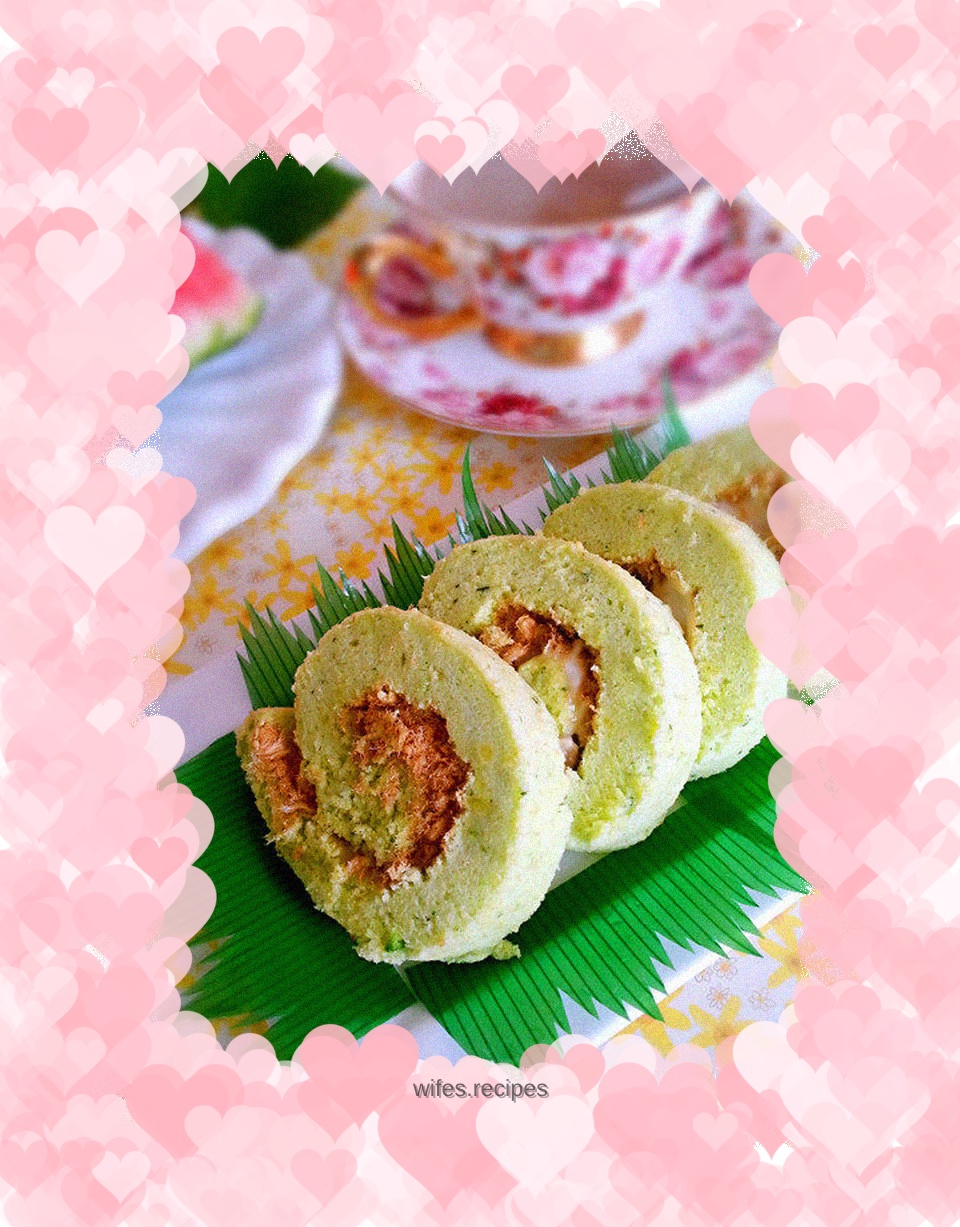 Meat floss and spinach cake roll