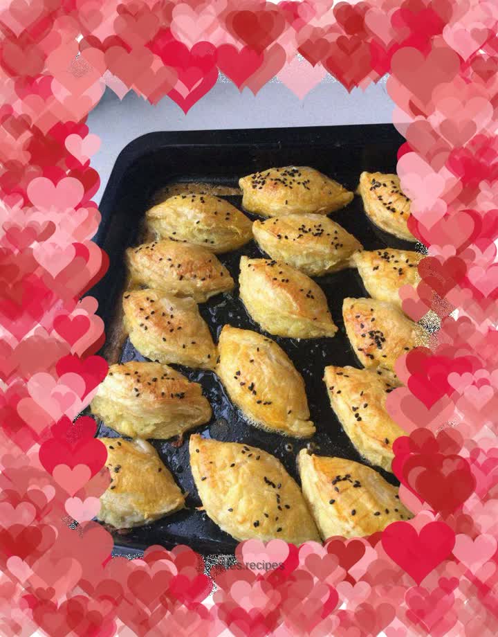 Durian cake with egg tart crust