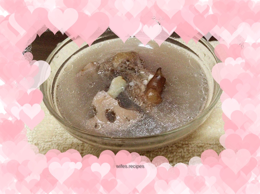 Lotus root tube bone soup--fire-clearing and nourishing soup