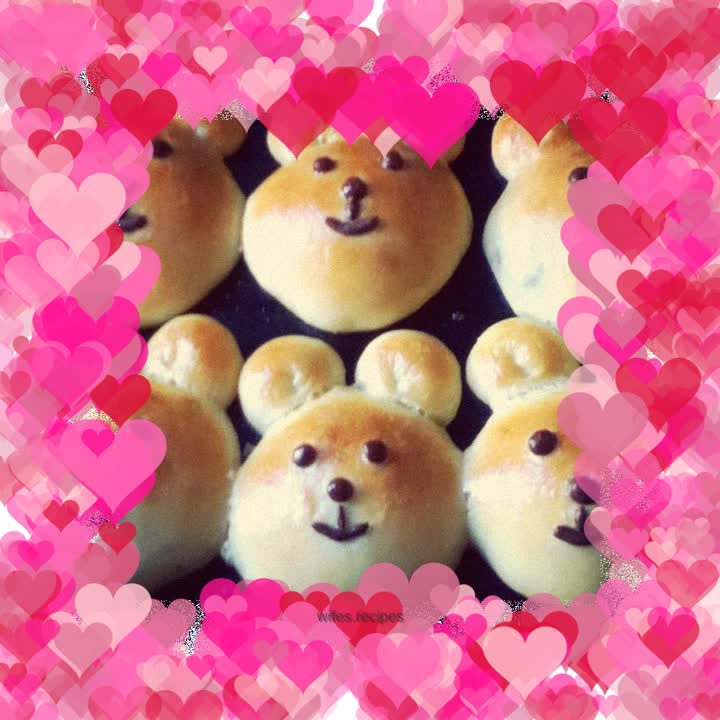 Little bear bean paste bun