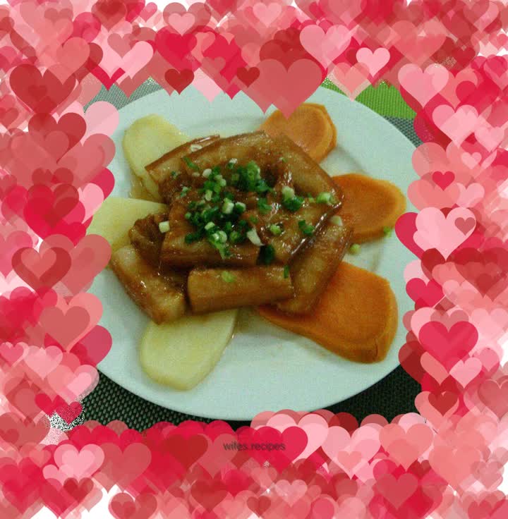 Steamed Pork Belly with Potatoes and Sweet Potatoes