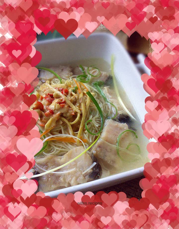 Fish bone noodle soup