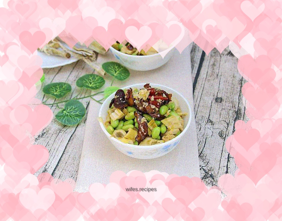 Dried bamboo shoots and edamame mixed with mushroom oil