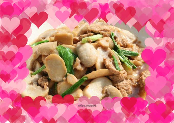 Stir-fried pork slices with mushrooms