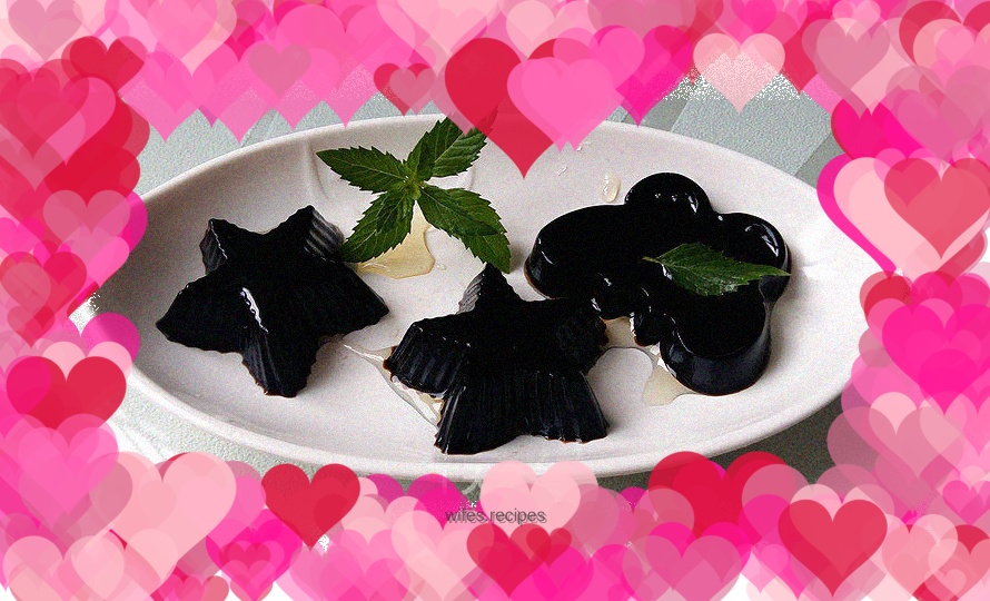 Honey-burnt grass jelly