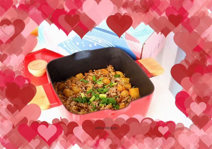 Black pepper fat beef stewed with potatoes