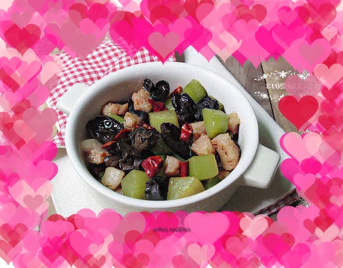 Stir-fried diced bamboo shoots with cloud fungus