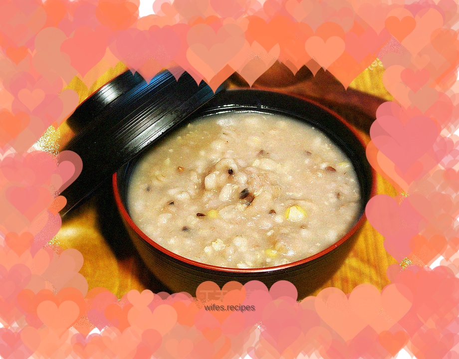 Black rice, barley and wheat porridge