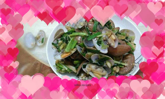 Stir-fried clams with ginger, onion and garlic