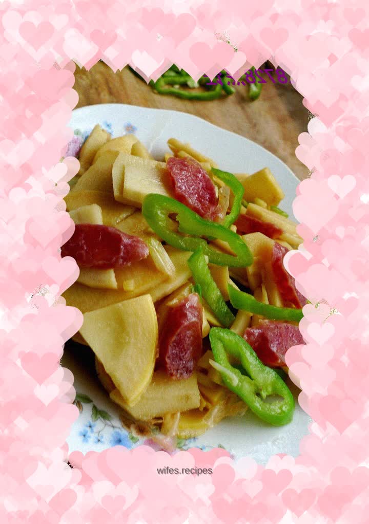 Stir-fried fresh bamboo shoots with sausage