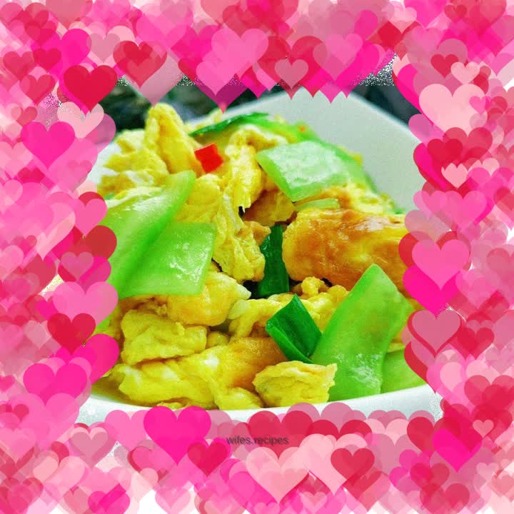 Cucumber scrambled eggs