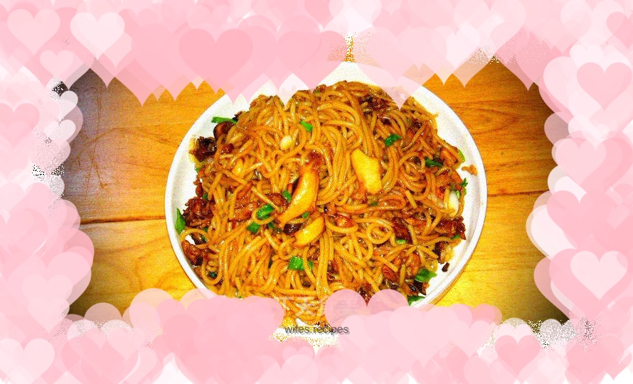 Fried rice noodles with baby abalone