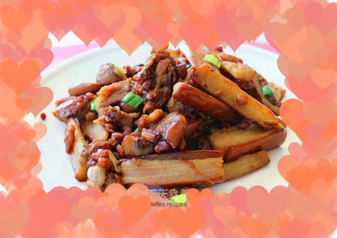 Sauce-flavored minced pork and eggplant