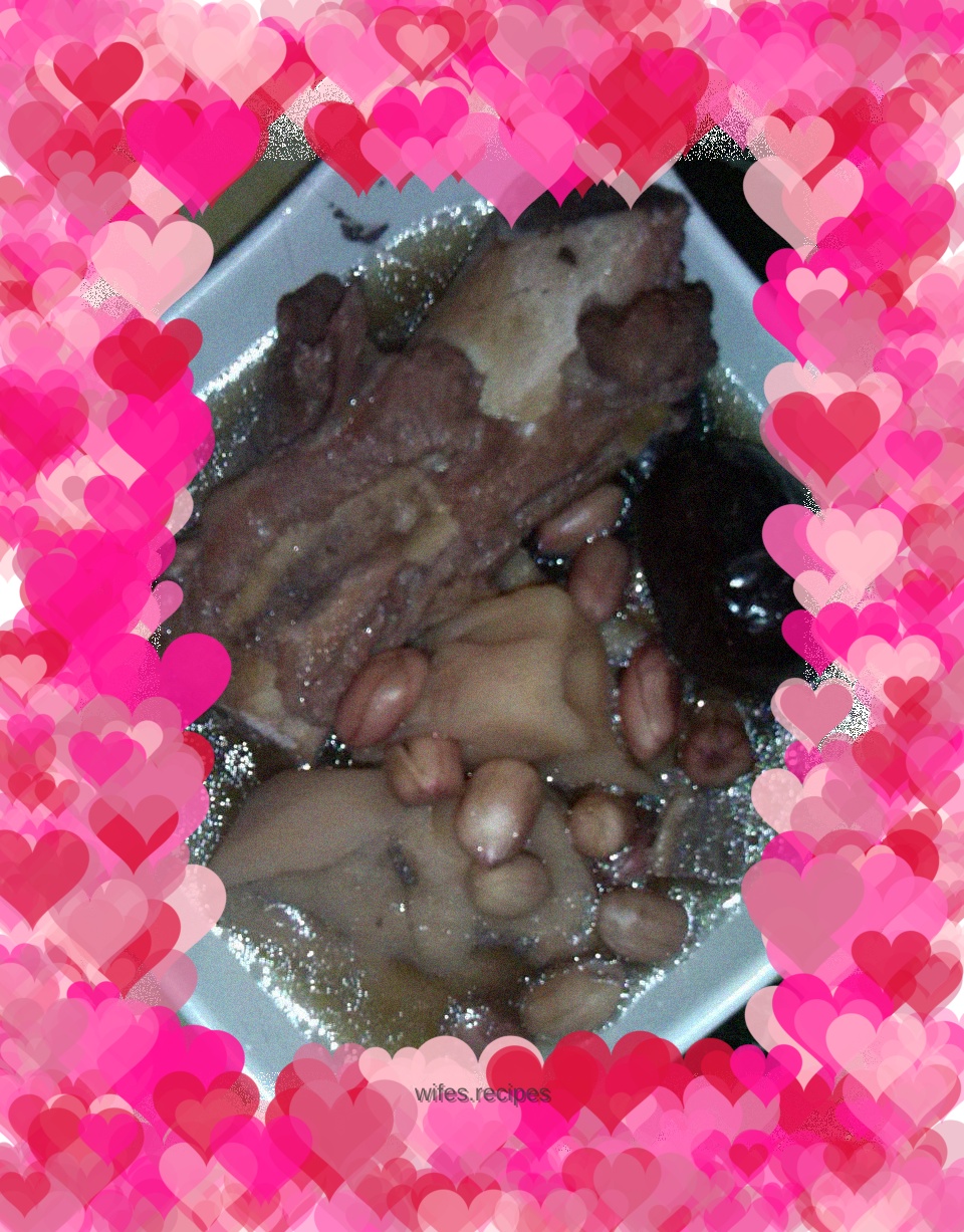 Big bone lotus and peanut soup