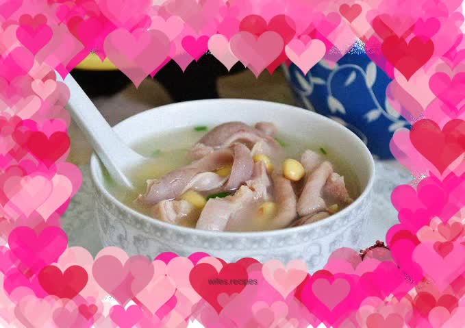 Soybean and pork belly soup