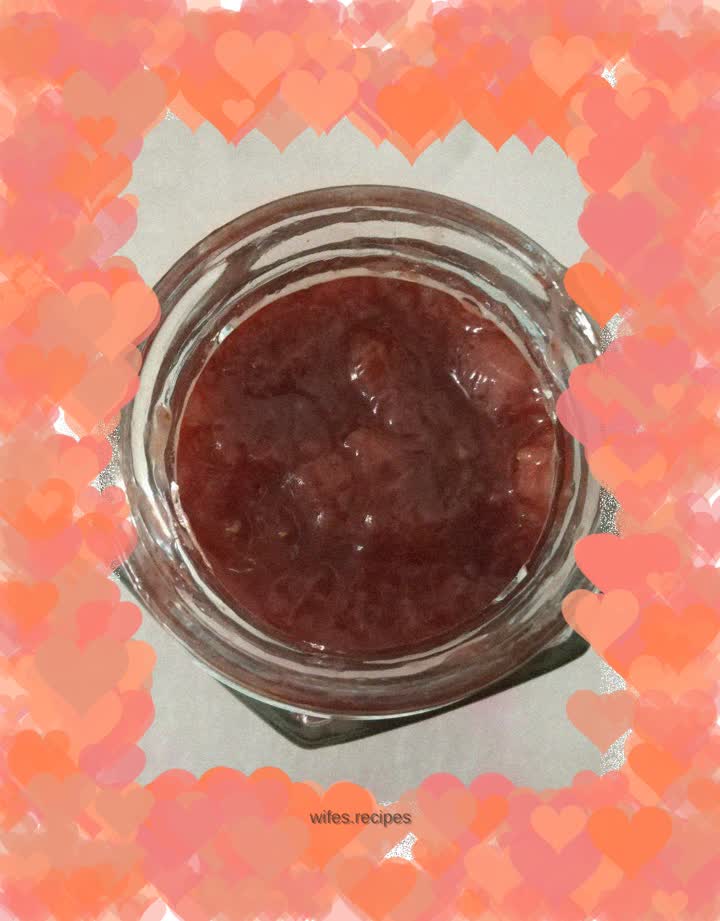 Sweet and sour strawberry jam