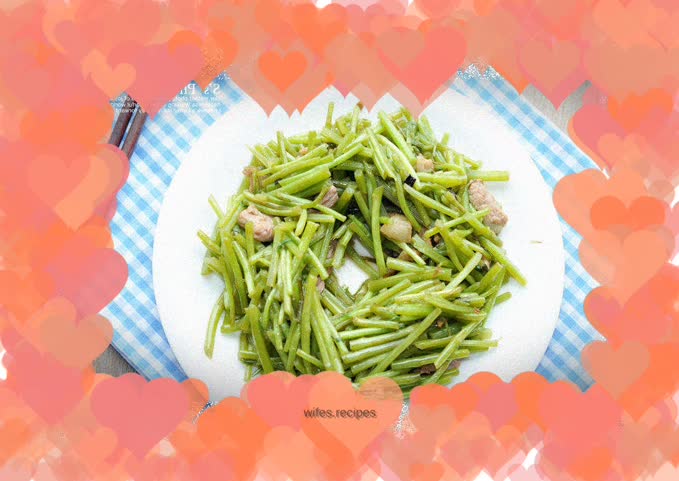 Fresh stir-fry in winter - Stir-fried shredded pork with artemisia and artemisia