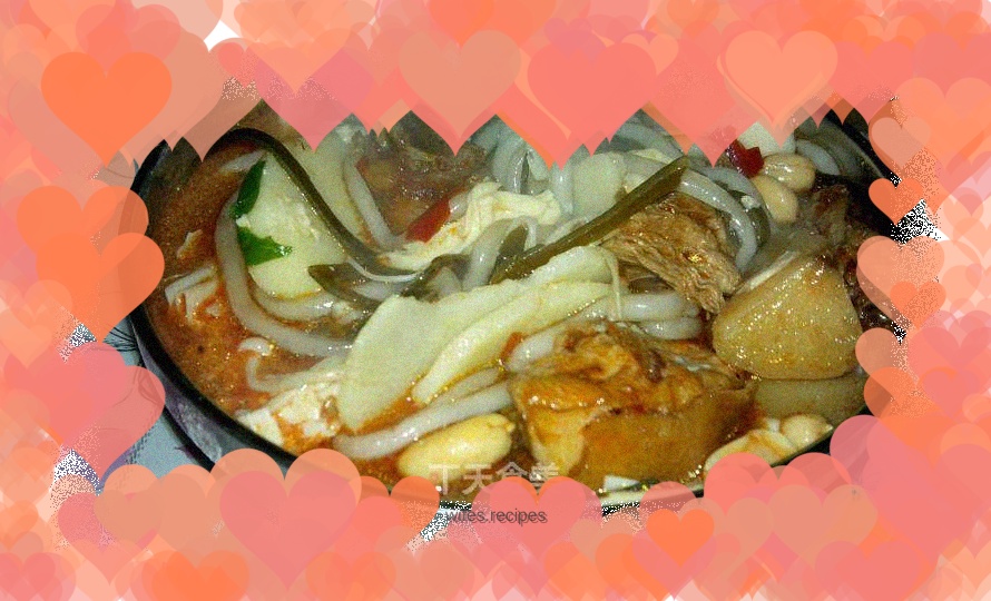 Three delicacies/spicy potato noodles