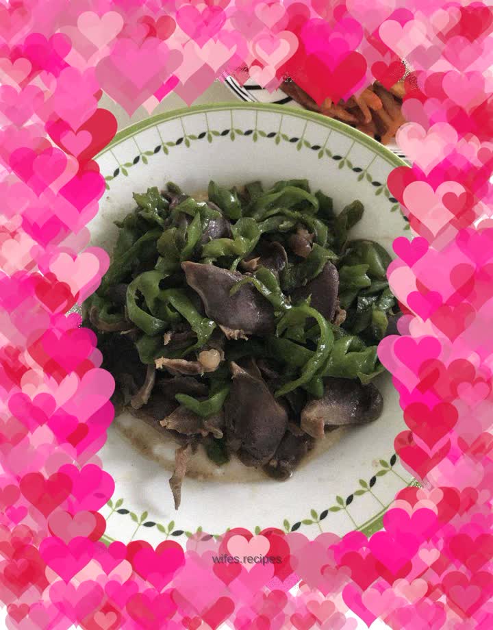 Green pepper and duck offal