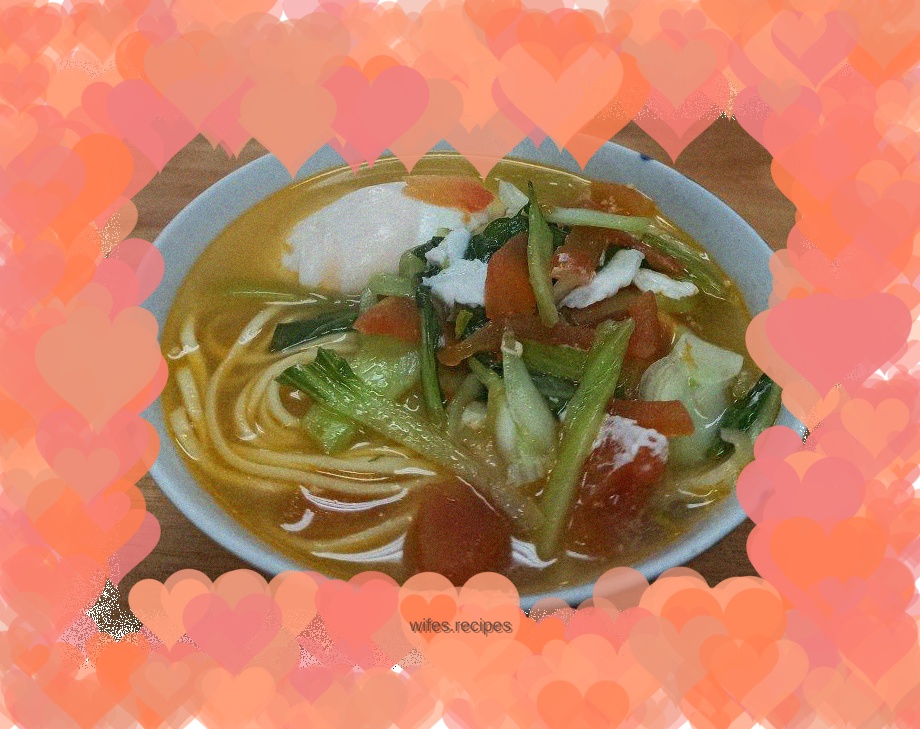 Tomato, Green Vegetable and Egg Noodles