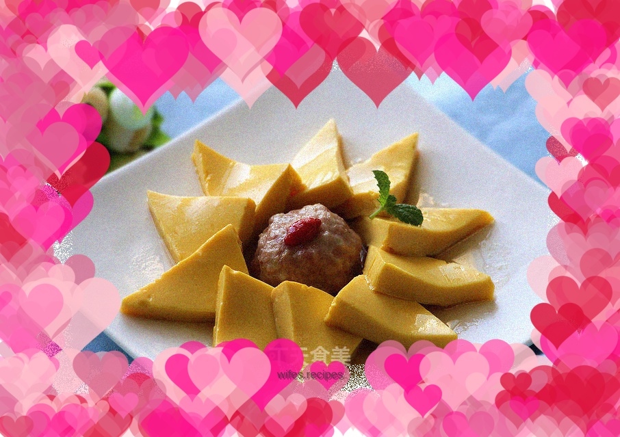 Steamed meatballs with soy milk, egg and tofu